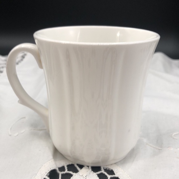 Rare Vintage Duchess Fine Bone China Snowy Owl and Landscape Coffee Cup - Picture 2 of 4